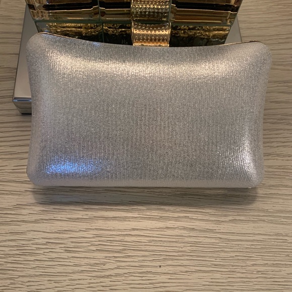 New gold and silver fancy clutch - Picture 4 of 4